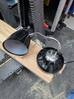 Adjustable Neck Lamp With Storage