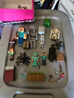Minecraft Mini Figure Lot with Accessories