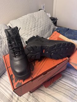 Men Boots 8.5