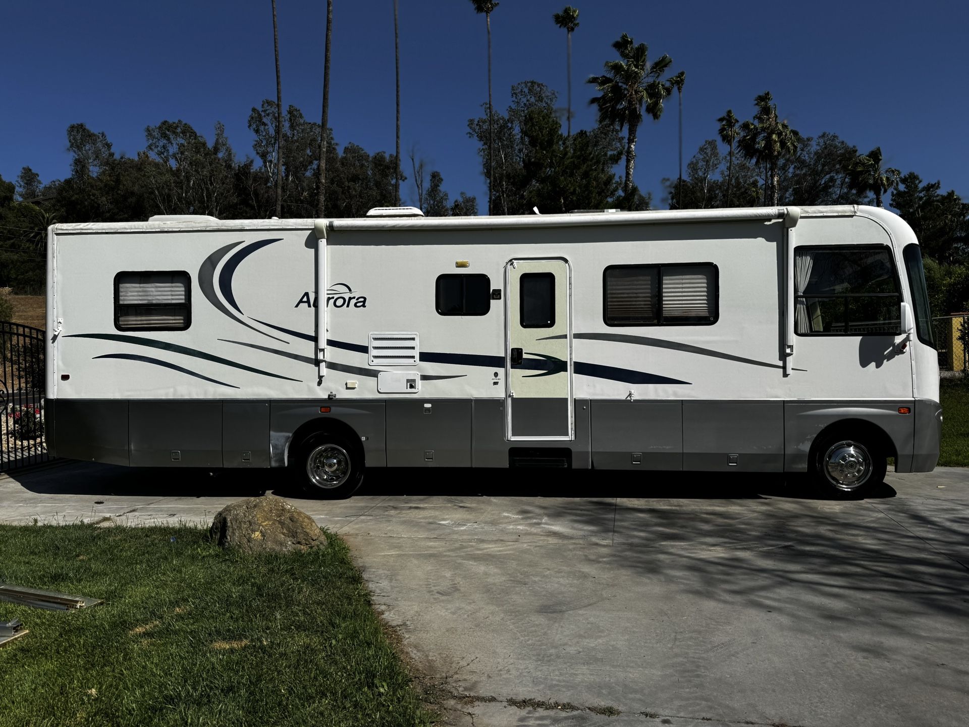 2000 Coachman Aurora