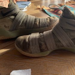 Lebron Soldiers Olive Green