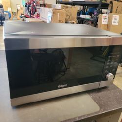 Galanz 1.6 cu ft microwave. Top left is slightly dented as seen on pics

$100 FIRM