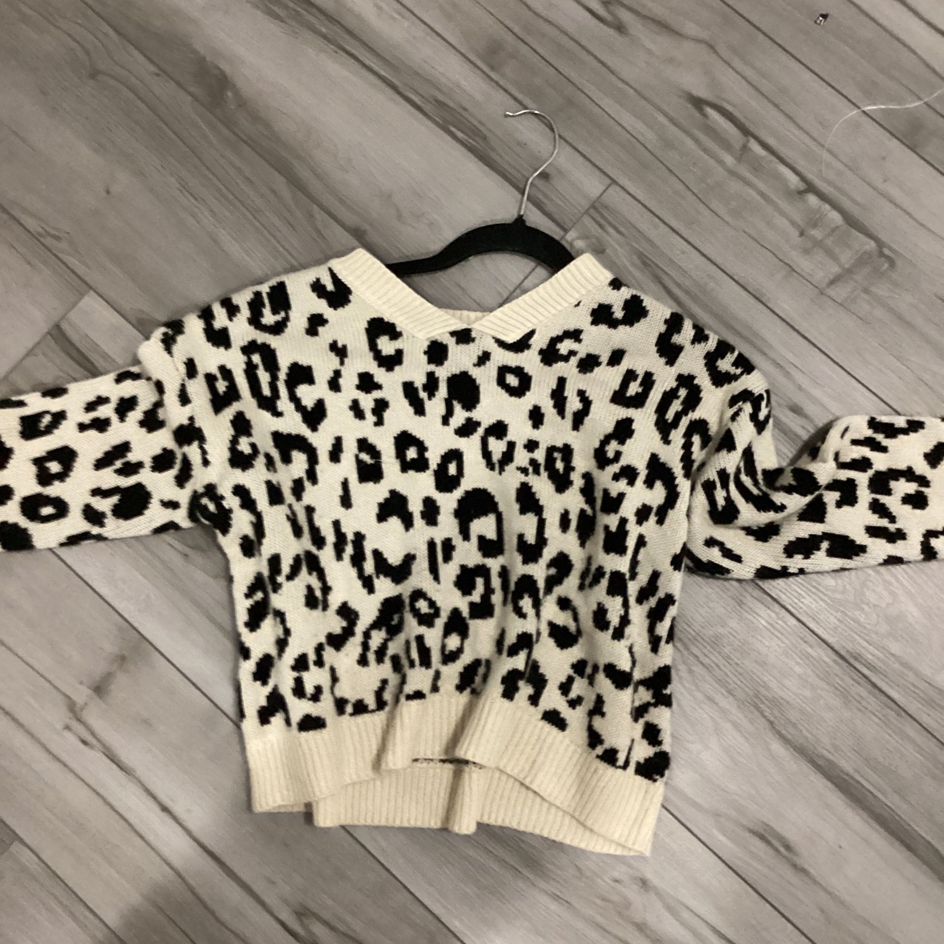 cute Girls, Long Sleeve Leopard Sweater