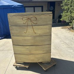 Curb alert, MCM Vintage, dresser and vanity needs work no mirror come save me