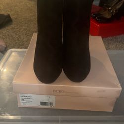 Size 9 Women Boots 