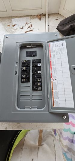 100 amp panel inclusing breakers