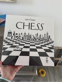 New York Chess Set - NEW
