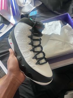 Jordan tune squads black and white size 8 or 9 1/2