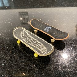 2 Vintage Finger Skateboards Hot Wheels Tony Hawk & Tech Deck Thomas ZERO