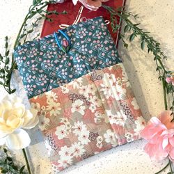 Book Kindle Sleeve Bag Cover 10.5 X 8in Vintage Floral Retro Fabric Padded Quilted NEW Handmade Lined Bags. Cottage shabby Chic Style Gift Gifts Prese