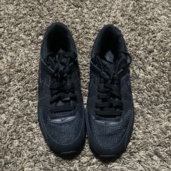 black Nike air max shoes 