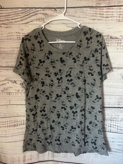 Women gray Mickey and Minnie shirt size XL