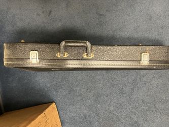 Child’s Violin Complete With Shoulder Holder 