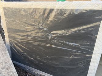 Queen mattress and box spring $30 pick up today