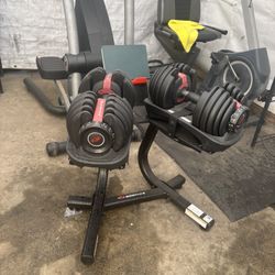 BOWFLEX ADJUSTABLE DUMBELLS