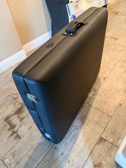 Portable massage table