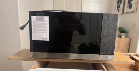 “NEW” LG NeoChef 1.5 cu. ft. 1100-Watt Countertop Microwave