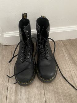 Dr Martens Size 4