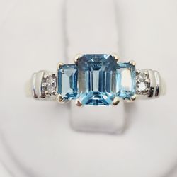 10k Gold Blue Topaz & Diamond Ring