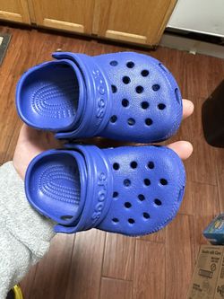 New Crocs littles Size 2/3