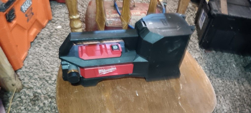 MILWAUKEE M18 TRANSFER PUMP