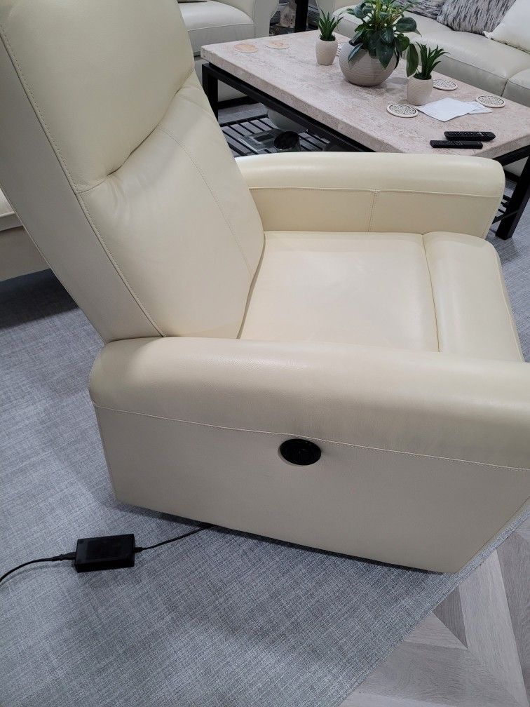 2 Power Leather Recliners