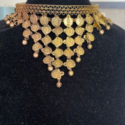 Vintage Choker And Crown Gold Tone 