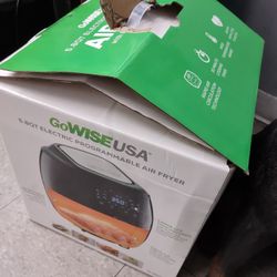 1700-Watt 5.8-QT 8-in-1 Digital Air Fryer with Recipe Book