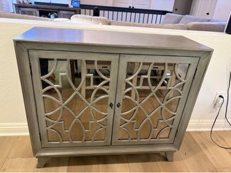 Wine and storage cabinet
