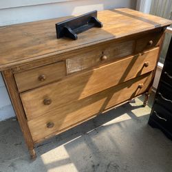 Dresser