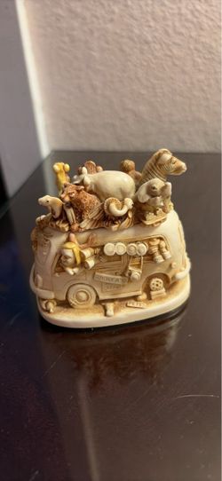 Harmony Kingdom Andrea's Safari Resin Figurine Van