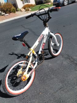 Avigo 18 inch AX 1800 Extreme
