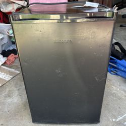 Hisense Compact Mini Fridge