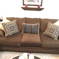 Matching Couch and Loveseat 
