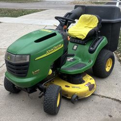 John Deere Riding Mower 🏡 