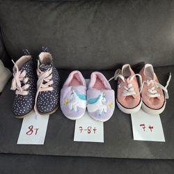 3 Pairs Of Girl Toddler Shoes Size 7  /8