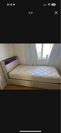 Twin bed with storage drawers