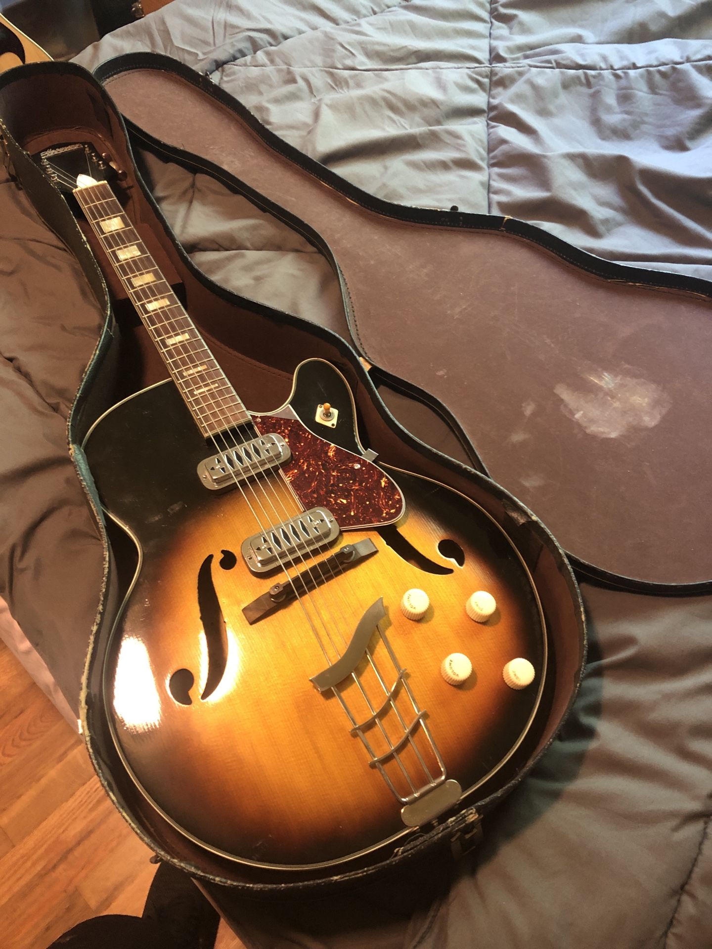 Harmony Meteor Guitar