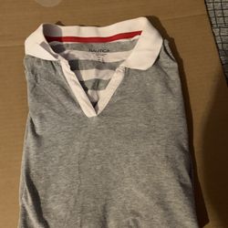 Woman’s Nautica shirt 👚
