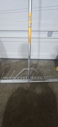 DEWALT Aluminum Landscape Rake new