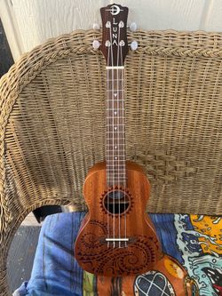 Luna Ukulele With Case