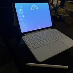Like New Apple Ipad (2025) 128GB Midnight Blue + Apple Magic Keyboard + Apple Pencil — Barely Used