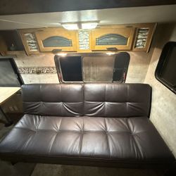 32ft RV (Title In Hand) 