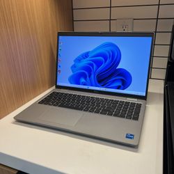 Dell Latitude 5520 15” Laptop - i5 | 256GB Storage | 16 GB RAM | Win 11 Pro | Office 2021