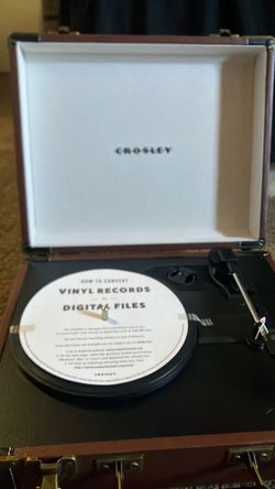 Crosley Cruiser 3-Speed Suitcase Record Player with USB Digital Output