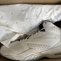 Jordan Liftoff - Sz 9 (BRAND NEW)