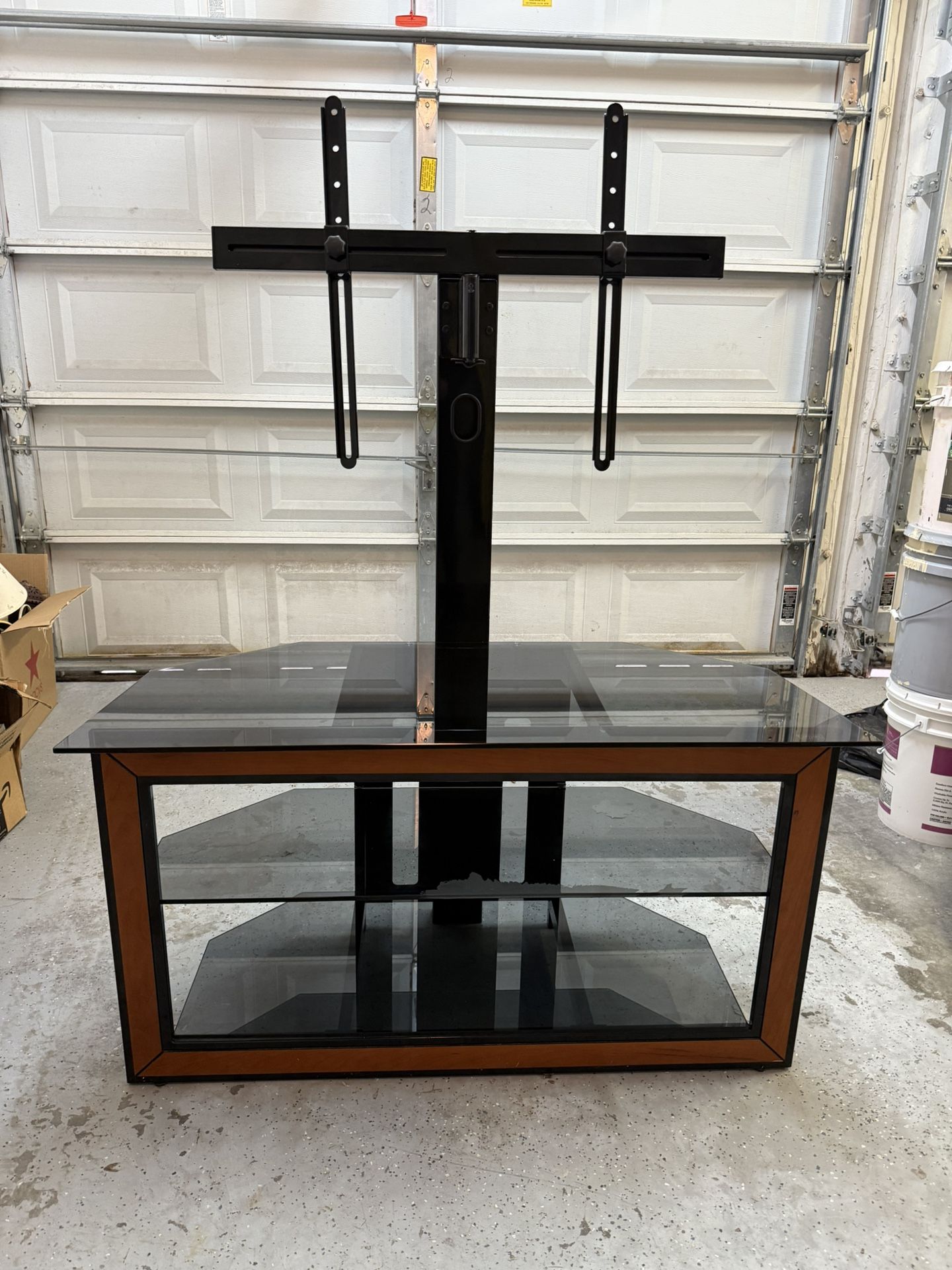 TV TABLE