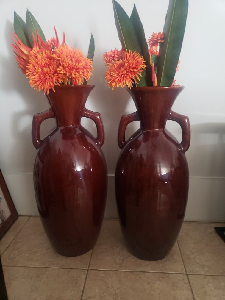 Ceramic glossy brown indoor or outdoor pot w or without flowers