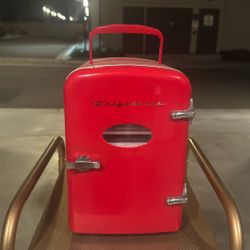  Frigidaire® 0.5-Cu. Ft. Retro Portable Mini Fridge 