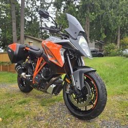 2016 KTM Superduke 1290 GT